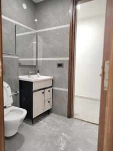 Common Bathroom Image of 1200 Sq.ft 3 BHK Apartment / Flat for rent in Rajpur Khurd Extension New Delhi for Rs. 30000