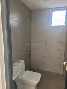 Bathroom Image of 990 Sq.ft 1 BHK Apartment / Flat for rent in Peelamedu Coimbatore for Rs. 18000