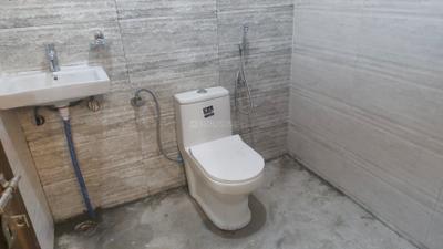 Bathroom Image of 600 Sq.ft 1 RK Apartment / Flat for rent in Sector 17 Gurgaon for Rs. 25000