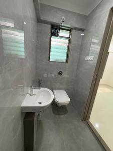 Bathroom Image of 499 Sq.ft 1 BHK Apartment / Flat for sale in Malad West Mumbai for Rs. 9100000
