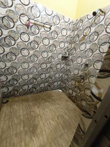 Bathroom Image of 900 Sq.ft 2 BHK Duplex for rent in Gobarsahi Muzaffarpur for Rs. 6500