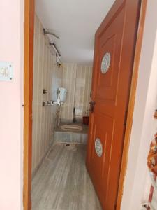 Bathroom Image of 475 Sq.ft 2 BHK Builder Floor for rent in Dwarka Mor New Delhi for Rs. 9000