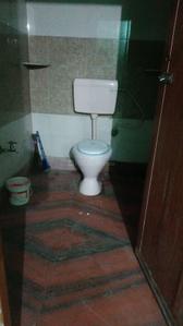 Bathroom Image of 600 Sq.ft 1 BHK Independent House for rent in Paschim Putiary Kolkata for Rs. 6000