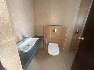 Bathroom Image of 1100 Sq.ft 2 BHK Apartment / Flat for sale in Puravankara Emerald Bay Building 13, Mundhwa Pune for Rs. 10000000
