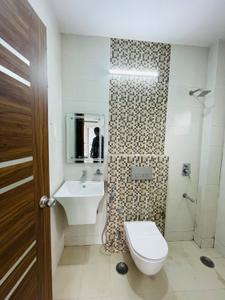 Bathroom Image of Urbanroomz in Sector 43, Gurgaon