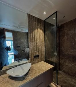 Bathroom Image of 2700 Sq.ft 4 BHK Builder Floor for sale in Panchsheel Park New Delhi for Rs. 110000000