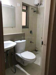 Bathroom Image of 1080 Sq.ft 2 BHK Apartment / Flat for rent in Adani The Meadows, Shantigram Ahmedabad for Rs. 37500