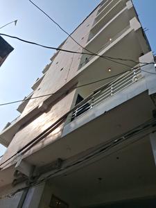 Building Image of 600 Sq.ft 2 BHK Apartment / Flat for rent in Sector 72 Noida for Rs. 25000