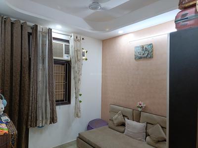 Bedroom Image of 600 Sq.ft 2 BHK Builder Floor for sale in Laxmi Nagar New Delhi for Rs. 5500000