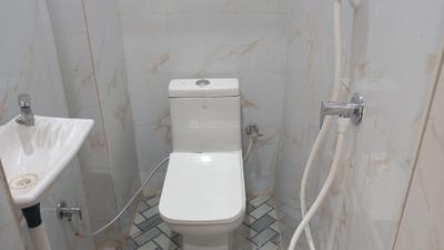 Bathroom Image of 375 Sq.ft 1 RK Apartment / Flat for rent in Sector 16B Dwarka New Delhi for Rs. 25000
