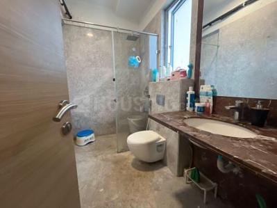 Bathroom Image of 2450 Sq.ft 3.5 BHK Apartment / Flat for sale in Kalpataru Jade Residences G, Baner Pune for Rs. 35000000