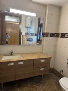Bathroom Image of 2300 Sq.ft 4 BHK Builder Floor for rent in New Friends Colony New Delhi for Rs. 125000