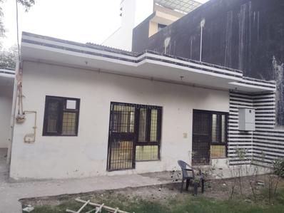 Image of 1850 Sq.ft 4 BHK Independent House for rent in Sector 72, Noida for Rs. 40000