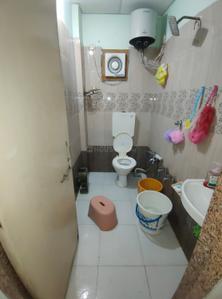 Bathroom Image of 600 Sq.ft 3 BHK Apartment / Flat for sale in Gota Ahmedabad for Rs. 6800000