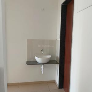 Bathroom Image of 1050 Sq.ft 2 BHK Apartment / Flat for rent in Treeland, Gangapur Nashik for Rs. 24000