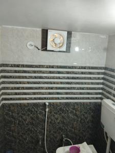 Bathroom Image of 600 Sq.ft 2 BHK Builder Floor for rent in Khyora Kanpur for Rs. 5000