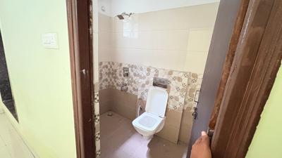 Bathroom Image of 944 Sq.ft 2 BHK Apartment / Flat for rent in New Rajendra Nagar Raipur for Rs. 13000