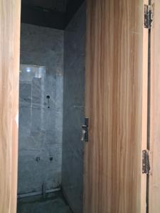 Common Bathroom Image of 1100 Sq.ft 2 BHK Apartment / Flat for sale in Sector 104 Noida for Rs. 4450000