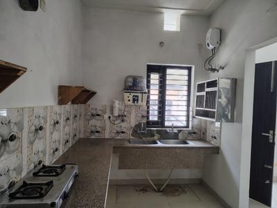 Kitchen Image of 1600 Sq.ft 2 BHK Builder Floor for rent in Veer Colony Bathinda for Rs. 15000
