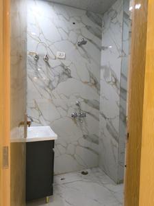 Common Bathroom Image of 1000 Sq.ft 2 BHK Builder Floor for sale in Indirapuram Ghaziabad for Rs. 6400000
