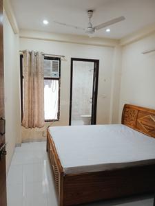 Bedroom Image of 1050 Sq.ft 2 BHK Builder Floor for rent in Sector 43 Gurgaon for Rs. 40000