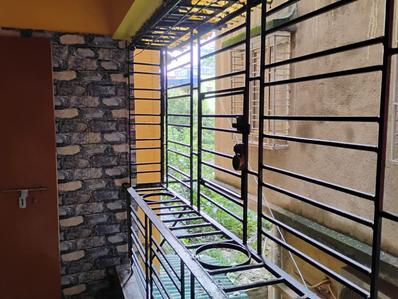 Balcony Image of 850 Sq.ft 2 BHK Independent House for rent in Keshtopur Kolkata for Rs. 20000