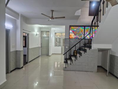 Hall Image of 4000 Sq.ft 6 BHK Duplex for rent in Sector 49 Noida for Rs. 70000