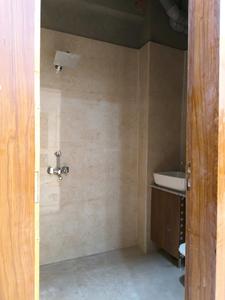 Common Bathroom Image of 1550 Sq.ft 3 BHK Apartment / Flat for sale in Lal Kuan Ghaziabad for Rs. 6865000