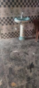 Bathroom Image of 1200 Sq.ft 4 BHK Independent House for rent in Budheshwar Lucknow for Rs. 7000