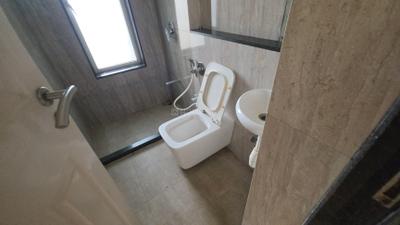 Bathroom Image of 650 Sq.ft 1 BHK Apartment / Flat for sale in Divine Aspen Park, Goregaon East Mumbai for Rs. 14000000