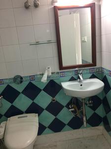 Bathroom Image of 2060 Sq.ft 3 BHK Apartment / Flat for sale in West Sunny Park, Ballygunge Kolkata for Rs. 42500000
