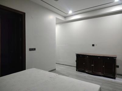 Bedroom Image of 1600 Sq.ft 3 BHK Apartment / Flat for rent in Freedom Fighters Enclave New Delhi for Rs. 58000