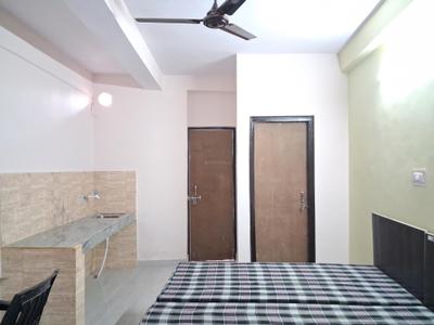 Bedroom Image of 350 Sq.ft 1 RK Apartment / Flat for rent in Sector 22 Noida for Rs. 13000