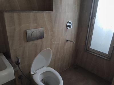 Bathroom Image of 685 Sq.ft 1 BHK Apartment / Flat for sale in Lodha Amara, Kolshet Thane for Rs. 6800000