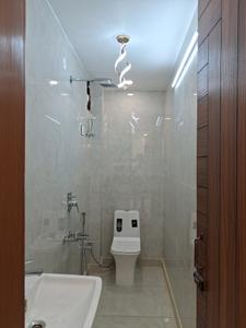 Common Bathroom Image of 900 Sq.ft 3 BHK Builder Floor for sale in Dwarka Mor New Delhi for Rs. 5000000