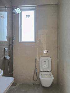 Common Bathroom Image of 1100 Sq.ft 3 BHK Apartment / Flat for sale in Santacruz West Mumbai for Rs. 61300000