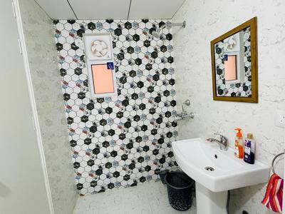 Bathroom Image of 1000 Sq.ft 2 BHK Apartment / Flat for sale in SKA Metro Ville, Eta II Greater Noida for Rs. 9700000