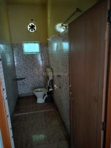 Bathroom Image of 650 Sq.ft 2 BHK Builder Floor for rent in Baghajatin Kolkata for Rs. 10000