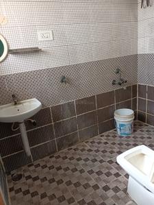 Bathroom Image of 1500 Sq.ft 3 BHK Independent House for rent in Peelamedu Coimbatore for Rs. 30000