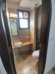 Bathroom Image of 1400 Sq.ft 3 BHK Builder Floor for rent in Tagore Garden Extension New Delhi for Rs. 44000