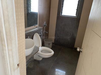Bathroom Image of 1070 Sq.ft 2 BHK Apartment / Flat for sale in Kalpataru Splendour, Wakad Pune for Rs. 10300000