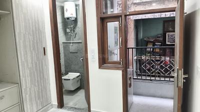 Bedroom Image of 900 Sq.ft 2 BHK Builder Floor for sale in Gautam Nagar New Delhi for Rs. 12000000