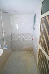 Bathroom Image of 325 Sq.ft 1 BHK Apartment / Flat for rent in AV Paramount Enclave, Palghar Mumbai for Rs. 5000