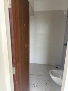 Bathroom Image of 644 Sq.ft 2 BHK Apartment / Flat for sale in Leo Eminence, Bandra East Mumbai for Rs. 27000000
