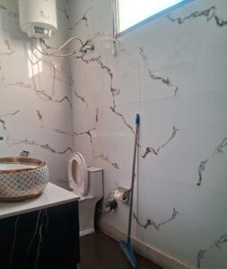 Bathroom Image of 1125 Sq.ft 3 BHK Builder Floor for sale in Mansarover Garden New Delhi for Rs. 16500000