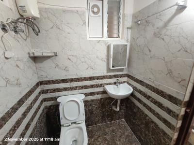 Bathroom Image of 1050 Sq.ft 2 BHK Apartment / Flat for rent in Serilingampally Hyderabad for Rs. 40000