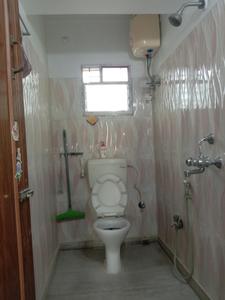 Common Bathroom One Image of 955 Sq.ft 2 BHK Apartment / Flat for sale in South Dum Dum Kolkata for Rs. 4300000