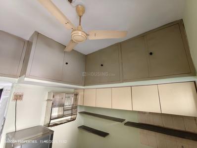 Kitchen Image of 1000 Sq.ft 2 BHK Builder Floor for rent in Subhanpura Vadodara for Rs. 15500