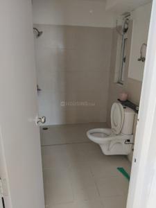 Bathroom Image of 1350 Sq.ft 3 BHK Apartment / Flat for rent in Jaypee Kosmos, Sector 134 Noida for Rs. 25000