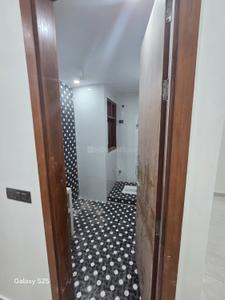 Image of 990 Sq.ft 3 BHK Builder Floor for sale in Laxmi Nagar, New Delhi for Rs. 9500000
